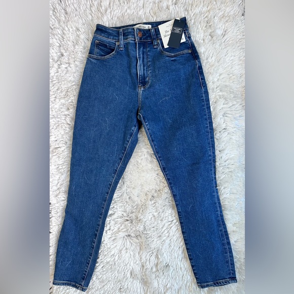 NWT Abercrombie & Fitch - Super Skinny Ankle High Rise - Picture 4 of 6